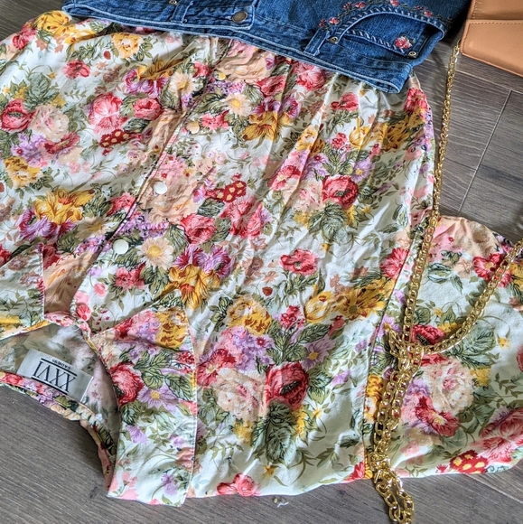 Vintage Floral Collared Shirt - Picture 2 of 3